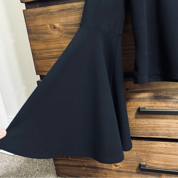 Black Zara Top Flared Sleeve - Picture 3 of 4
